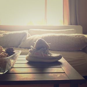 yeezy boost 350 v2  bluetin